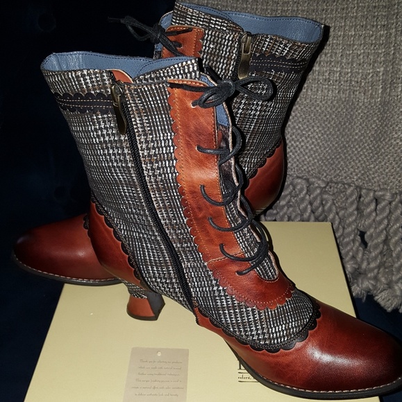 (SOLD) L' Artiste Shoes - Picture 6 of 8